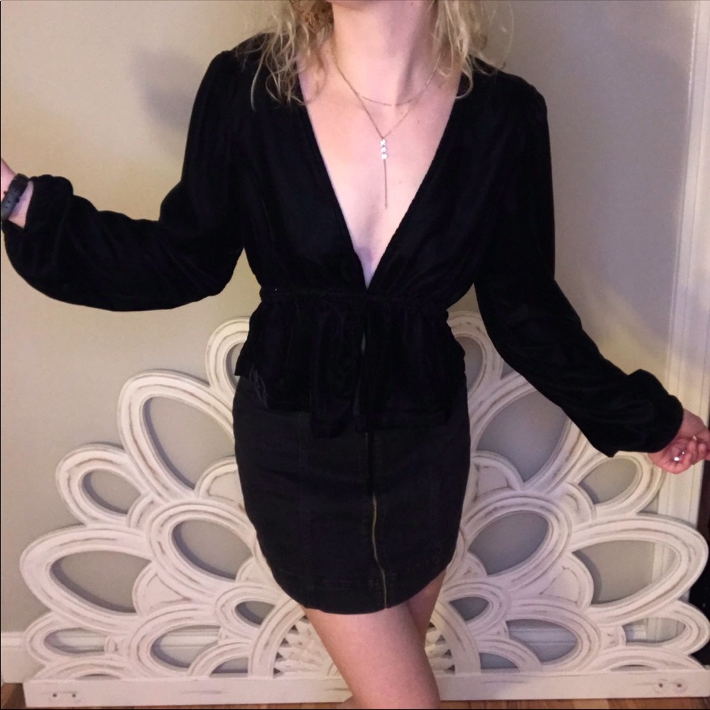 Velvet tie sweater